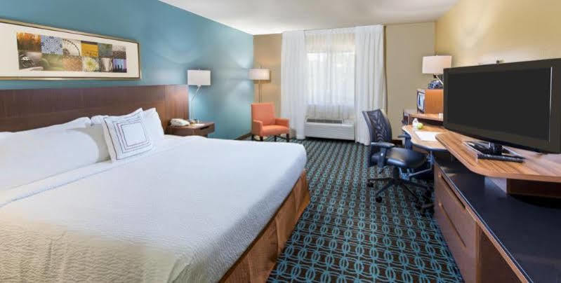 Fairfield Hotel 3*